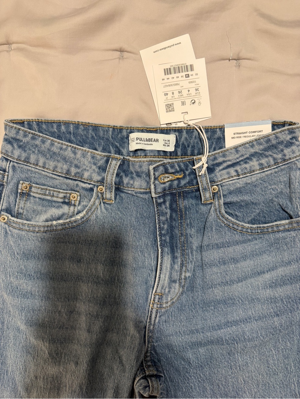 NWT — Pull&Bear mid rise Women's Straight Leg Medium Blue Washed Jeans